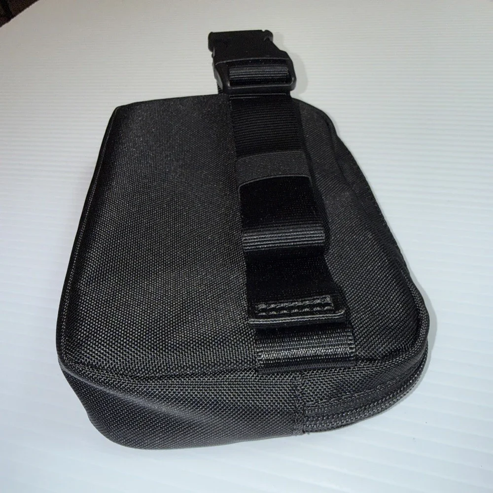 Briggs and Riley Small‎ Sling Bag ZDX003-4 (7.5 × 5.0 × 1.8 in) NEW WITH TAGS